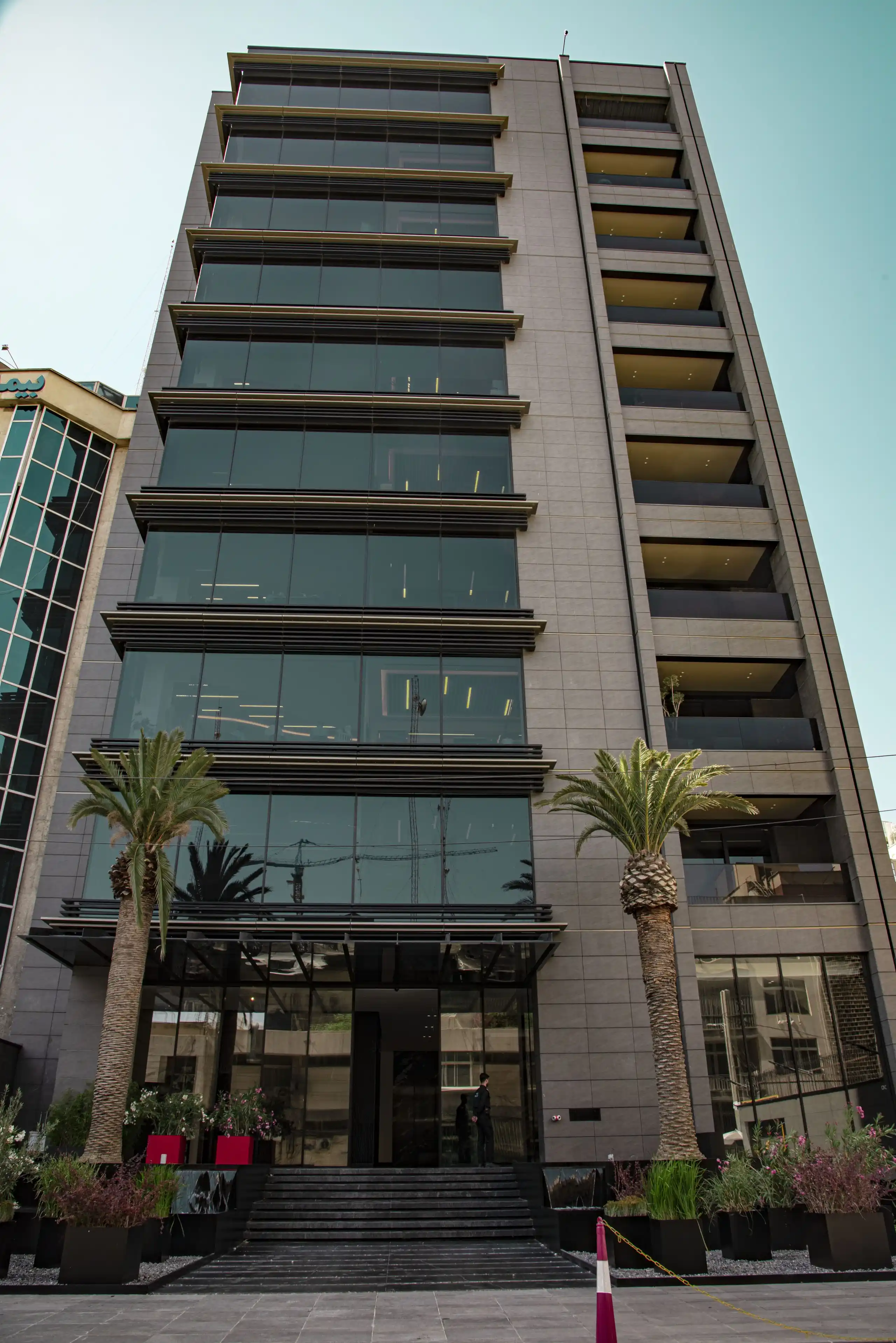 Arin Commercial Building